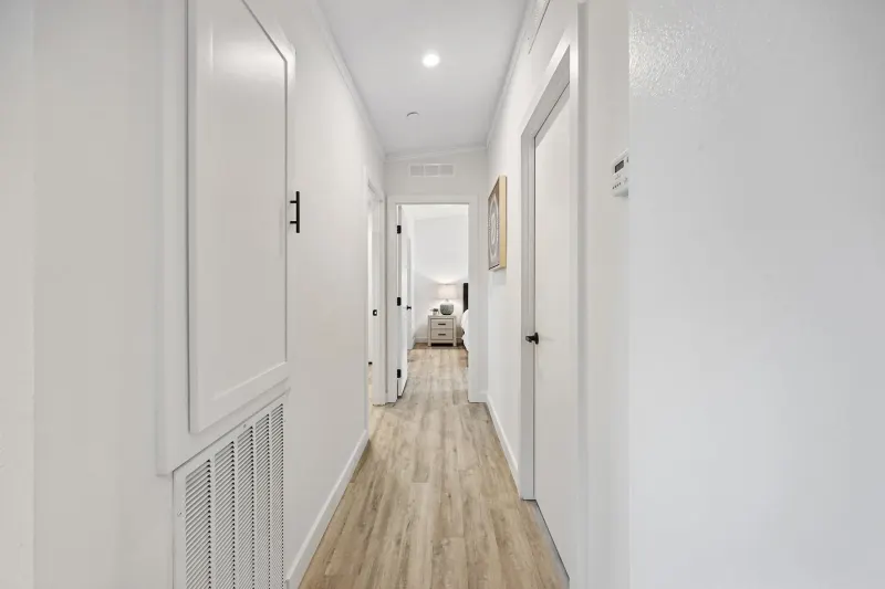 Gs 790 adu interior home features