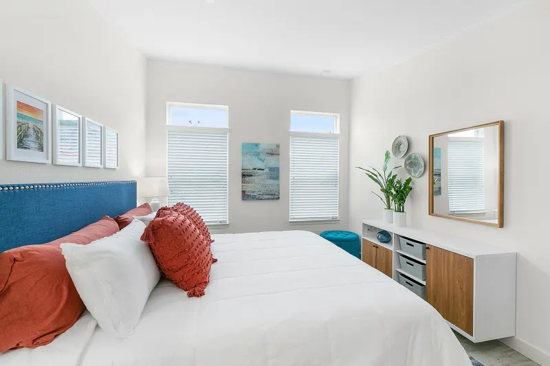 Gs 790 adu bedroom home features