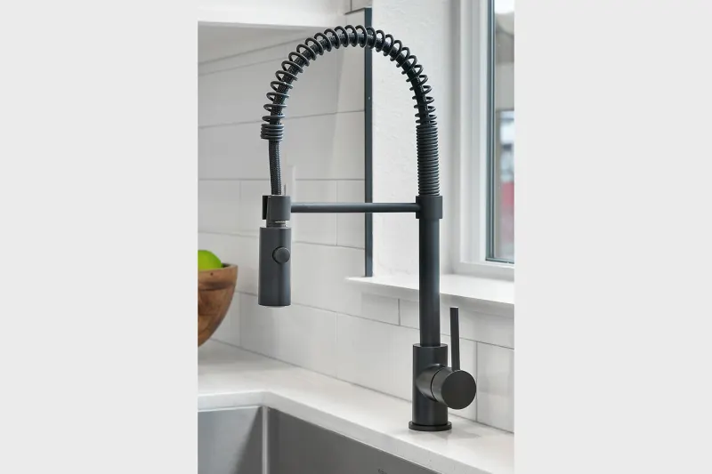 Gs 790 adu kitchen home features