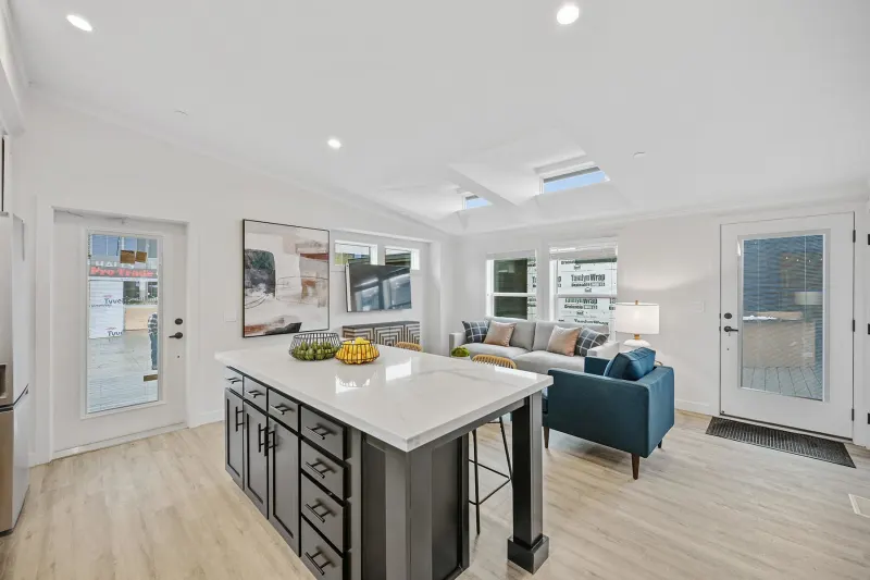 Gs 790 adu kitchen home features